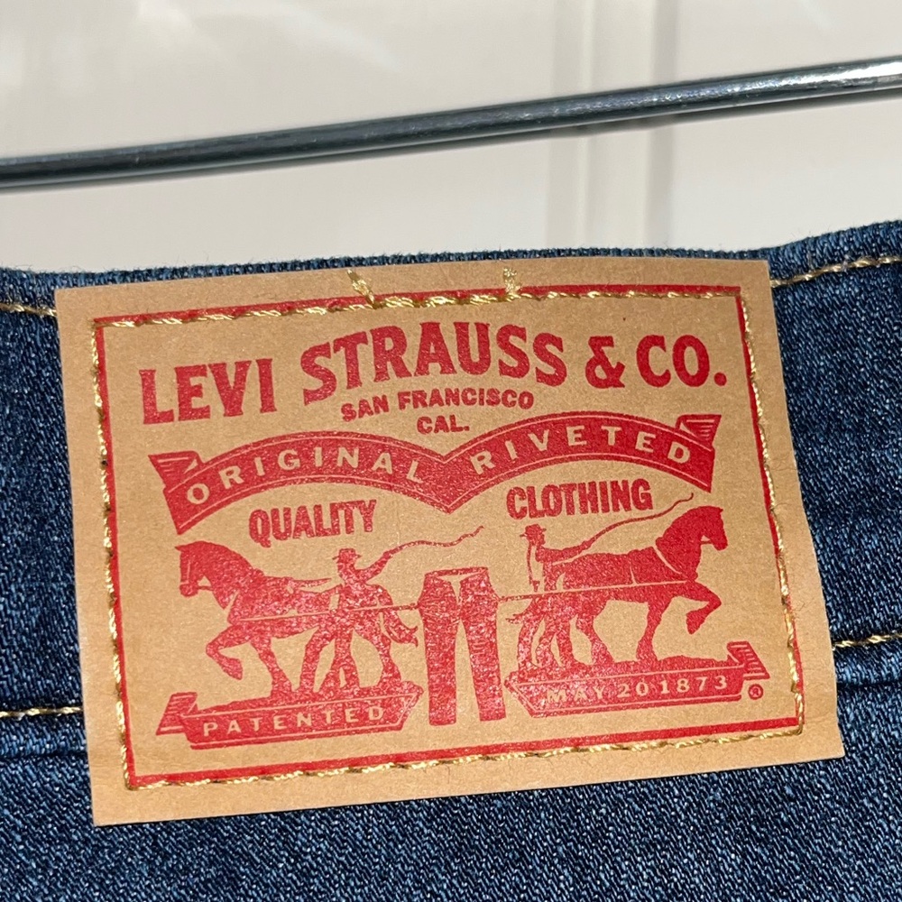 *New* Levi's 311 Shaping Skinny Jeans - 31x30